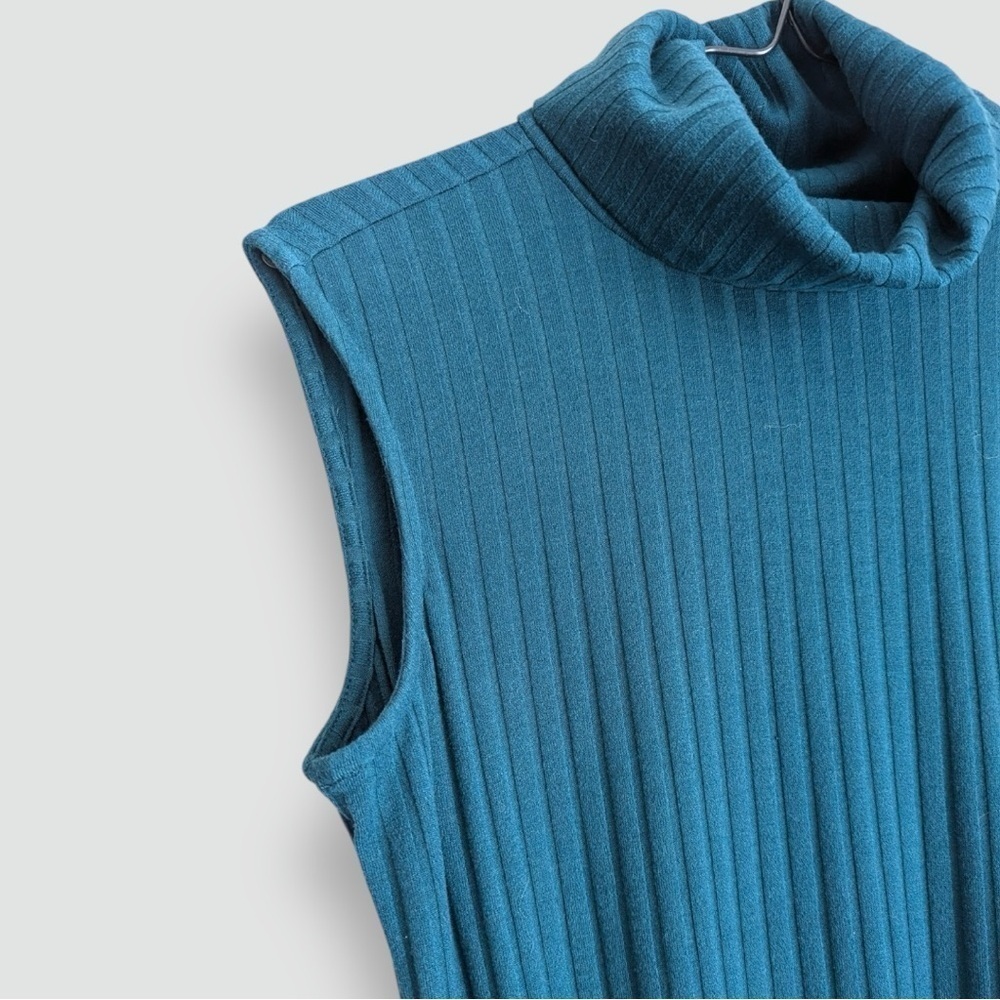 RW&Co Belted Mock-Neck Sleeveless Sweater Shift Dress - Picture 7 of 12